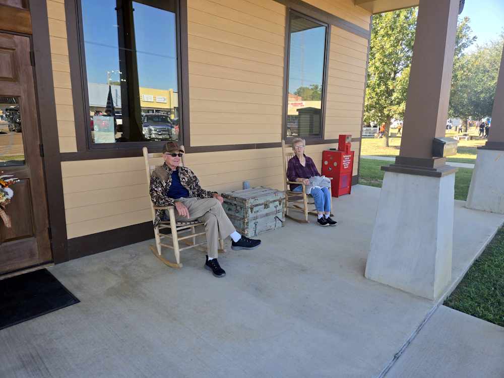 2 New Boston Icon's watching the Parade 2 New Boston Icon's watching the Parade