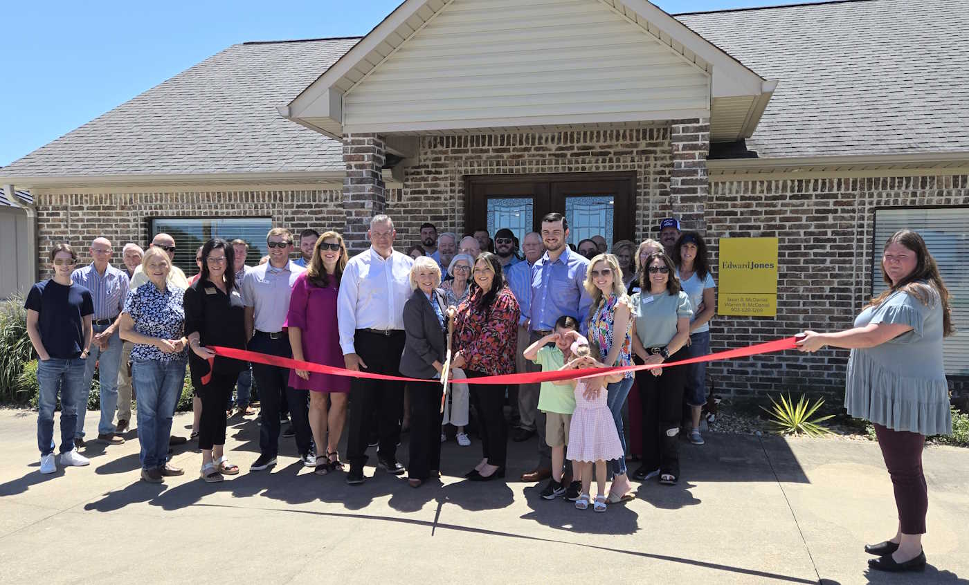 Edward Jones Ribbon Cutting