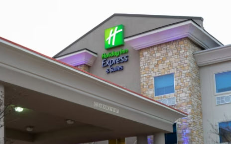 New Boston Holiday Inn & Suites