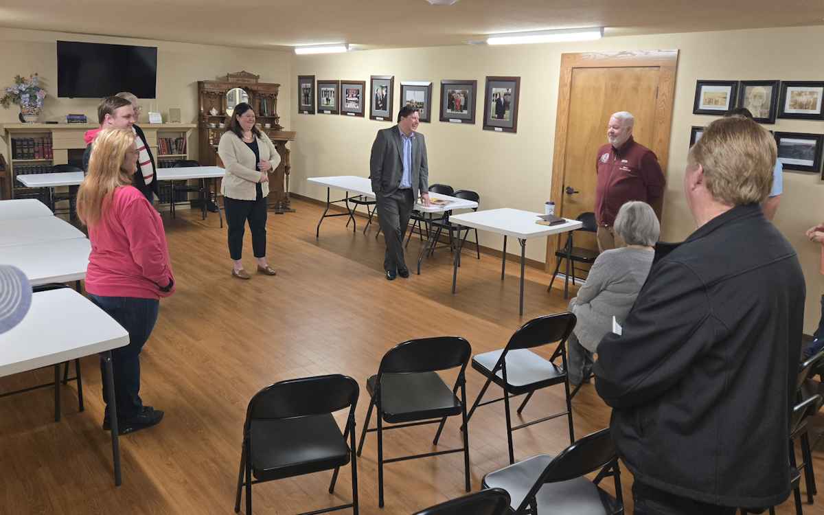 Coffee, Chat & Commerce with Lee Elliot and Mayor Ron Humphrey