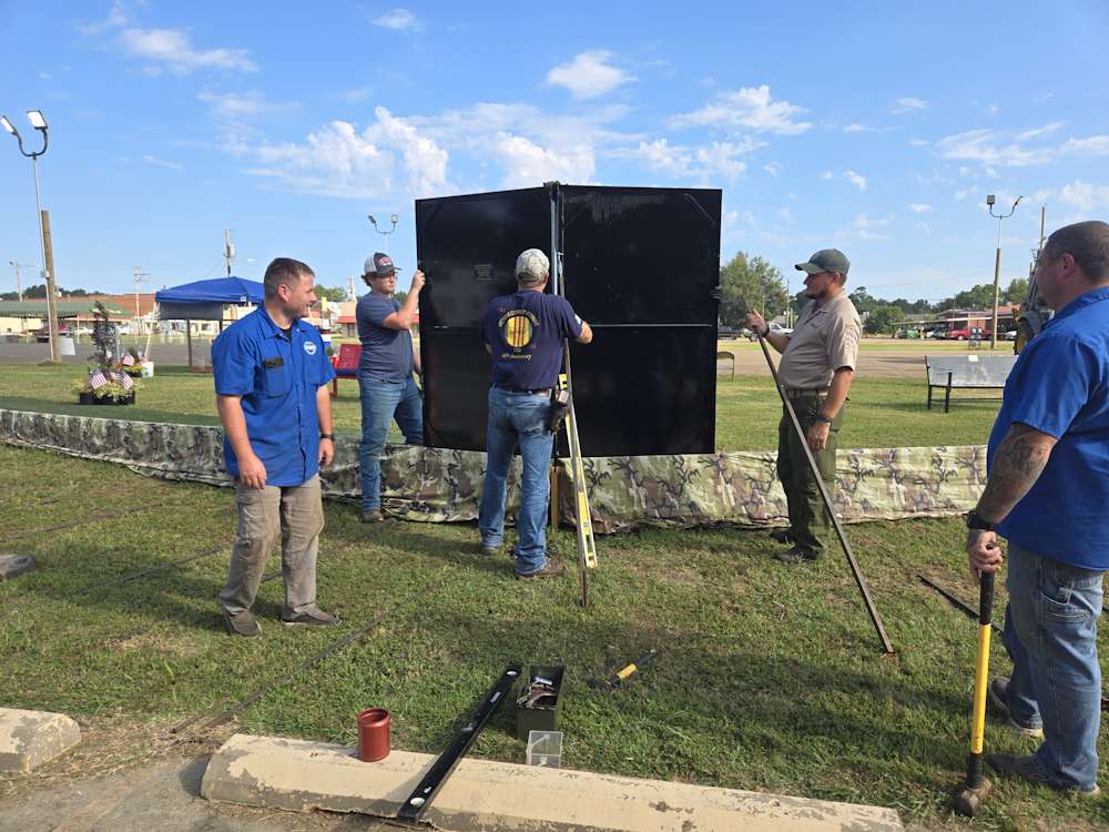 Setting Up the Wall Setting Up the Wall