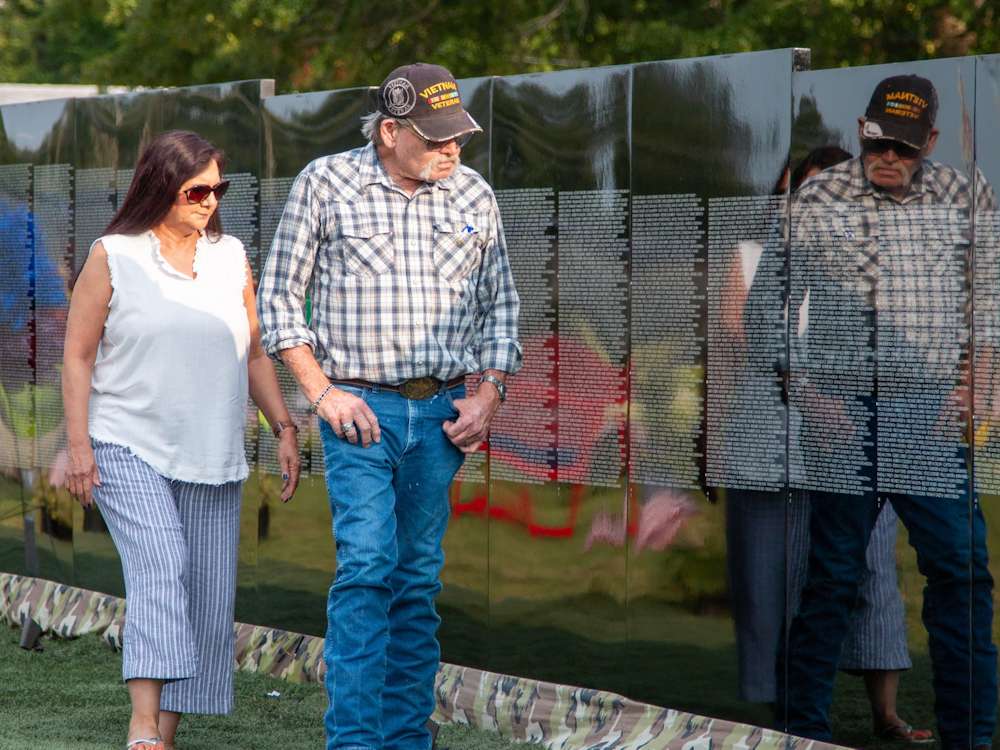 Visitors at the Wall Visitors at the Wall