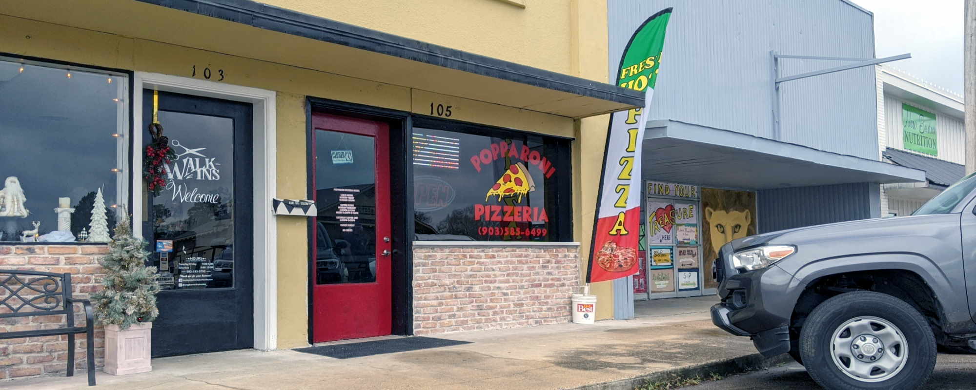 Popparoni Pizzeria, 105 NE Front St, New Boston TX