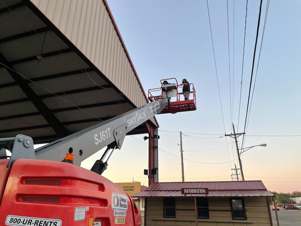 High reach bucket, supplied thru Boston Hardware for installing Christmas Lights way up there! High reach bucket, supplied thru Boston Hardware for installing Christmas Lights way up there!