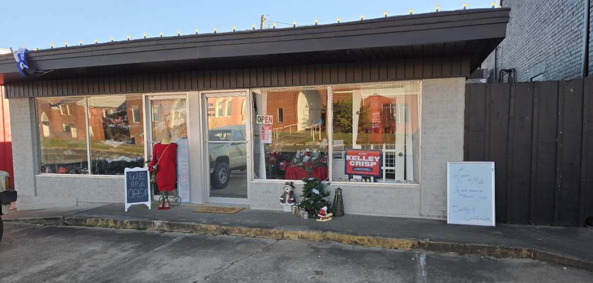 Lovey's On Main Boutique