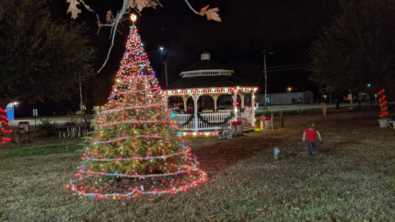 27+ Neighborhoods With Christmas Lights